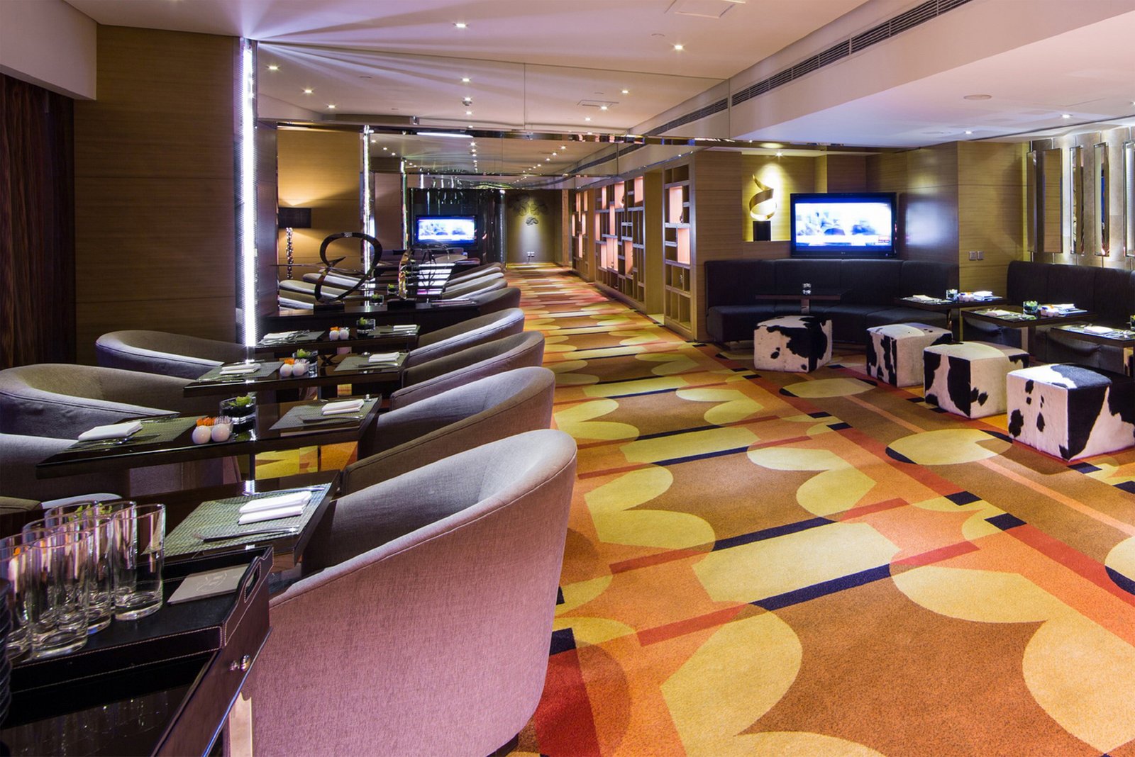 Renaissance Chengdu Hotel — eat & drink