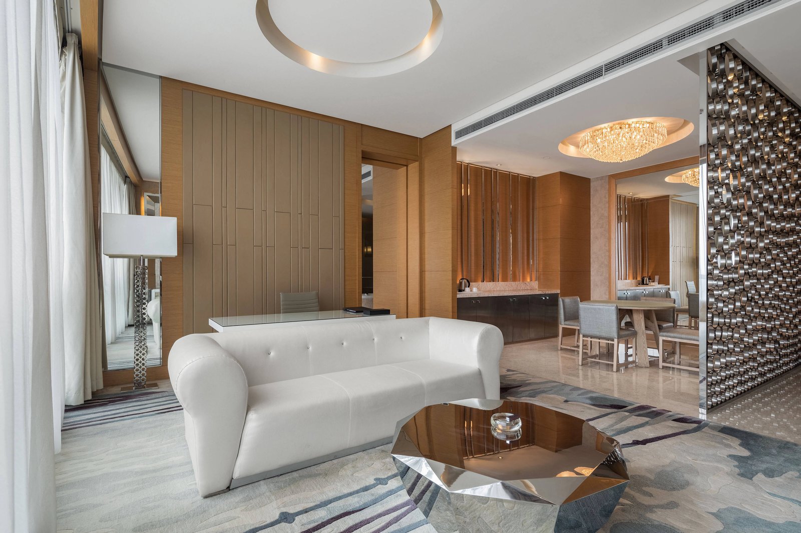 Renaissance Chengdu Hotel — eat & drink