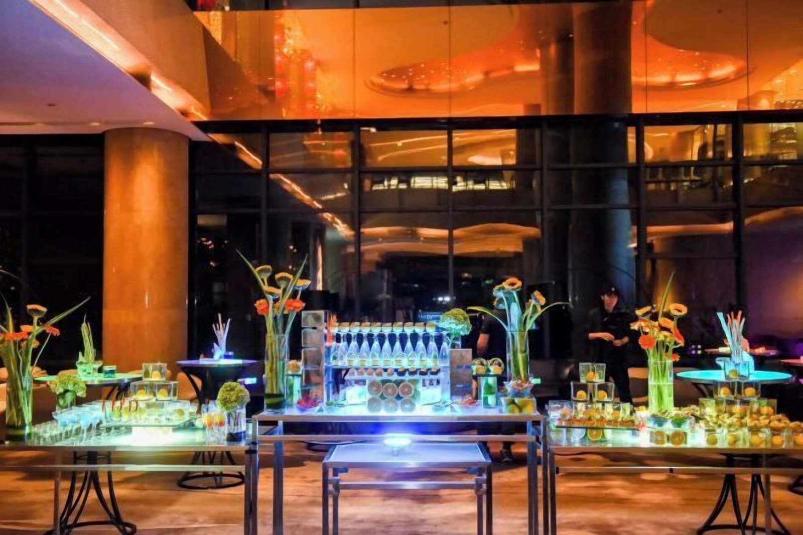Renaissance Chengdu Hotel — eat & drink
