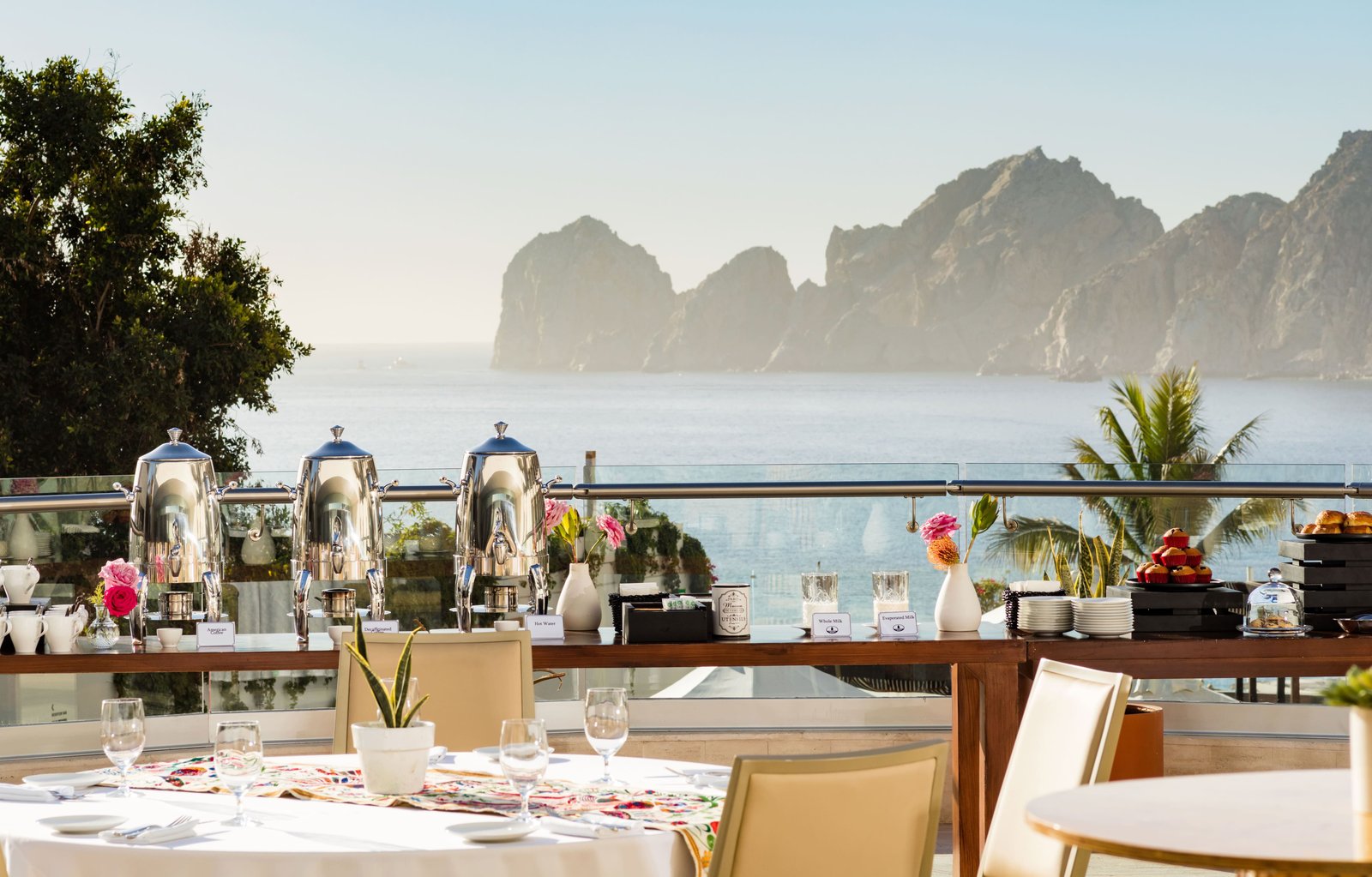 Corazón Cabo Resort & Spa, at the table