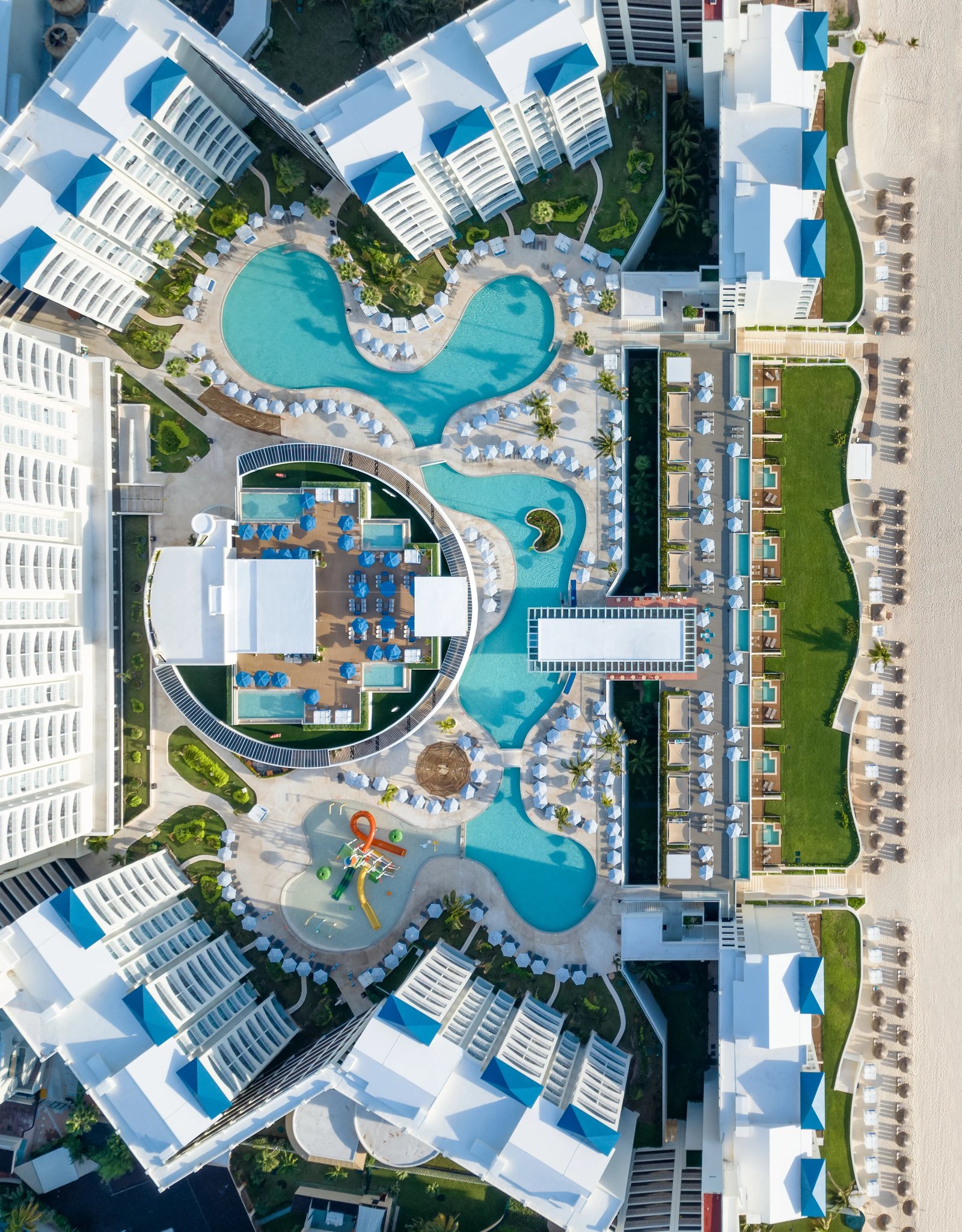 Hilton Cancun Mar Caribe All-Inclusive Resort, the pool