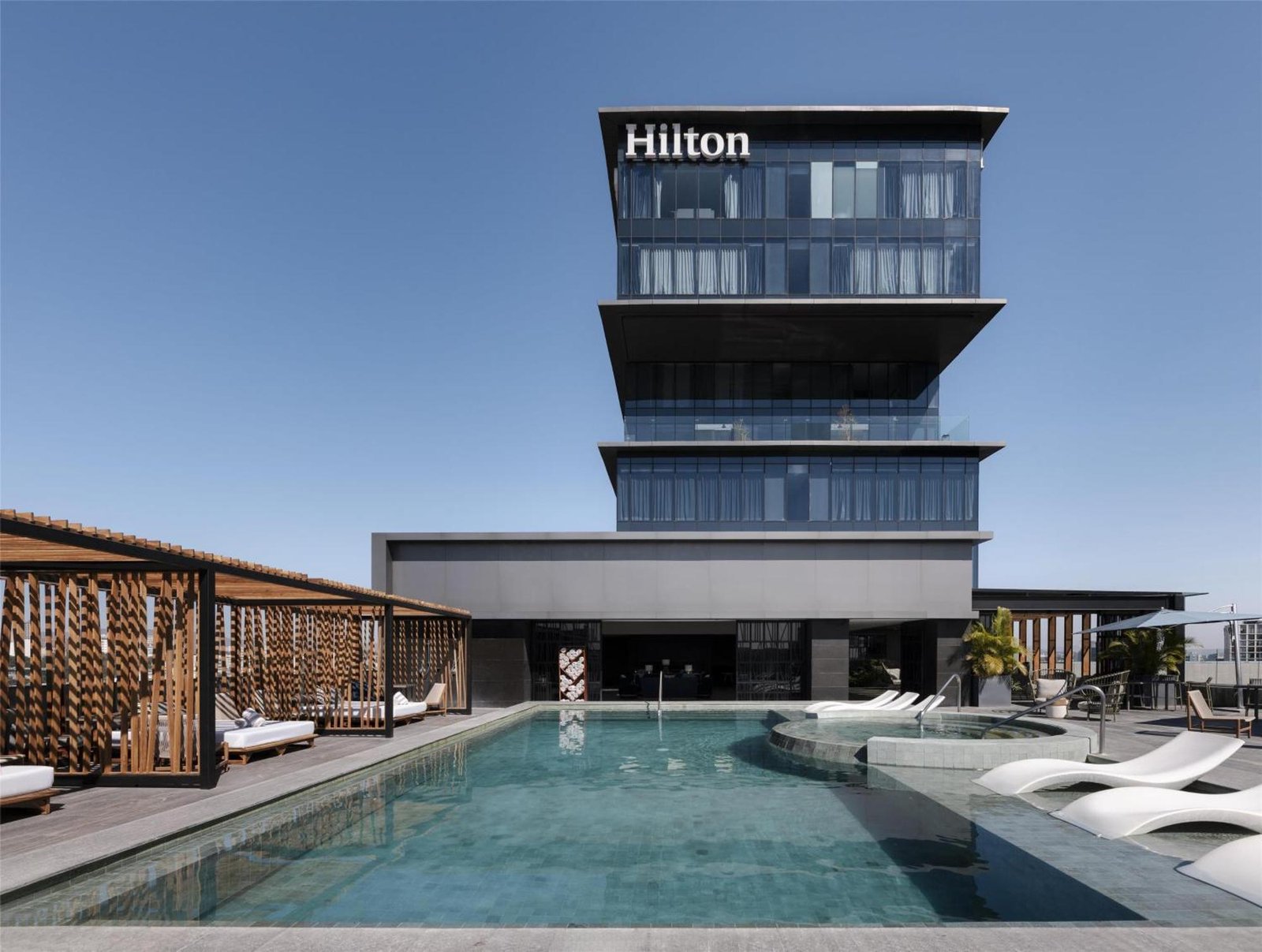 Hilton Guadalajara Midtown, the pool