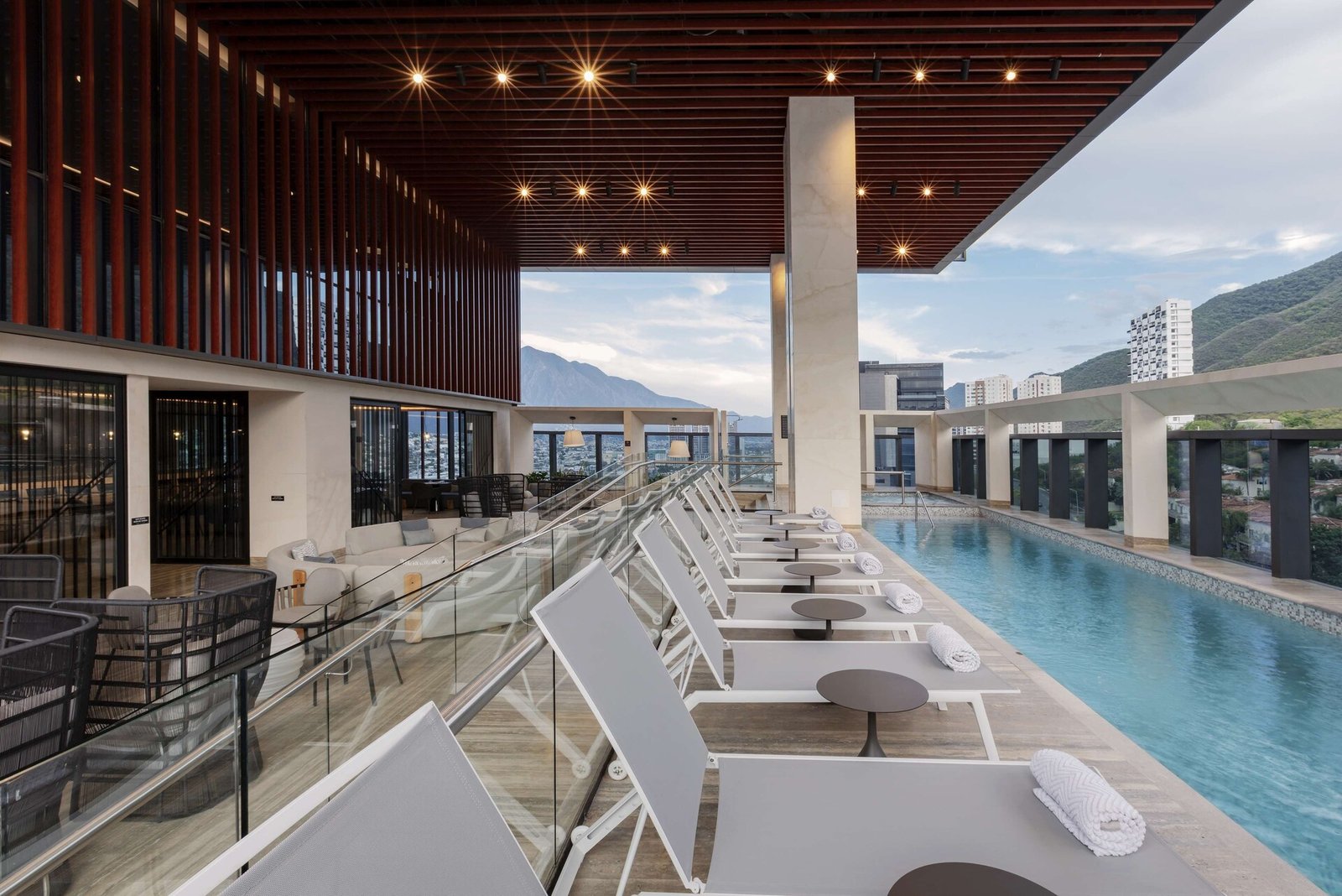 Hilton Monterrey Valle, the pool