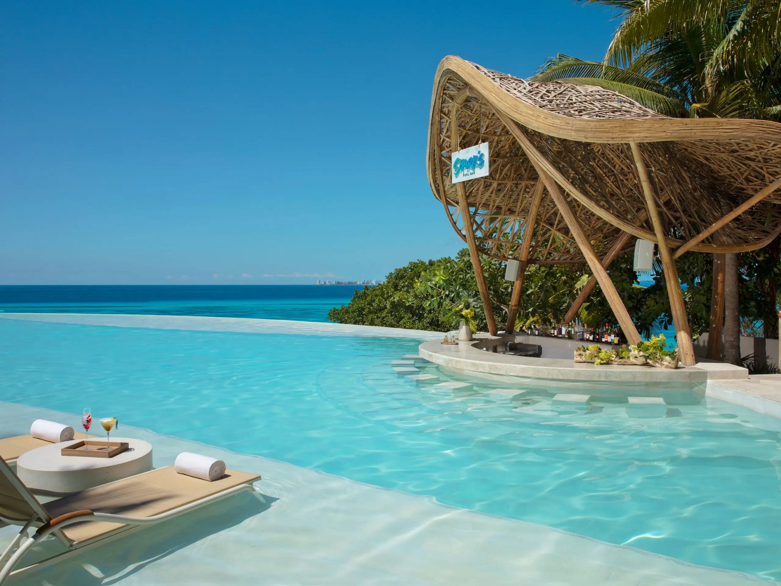 Impression Isla Mujeres by Secrets, the pool