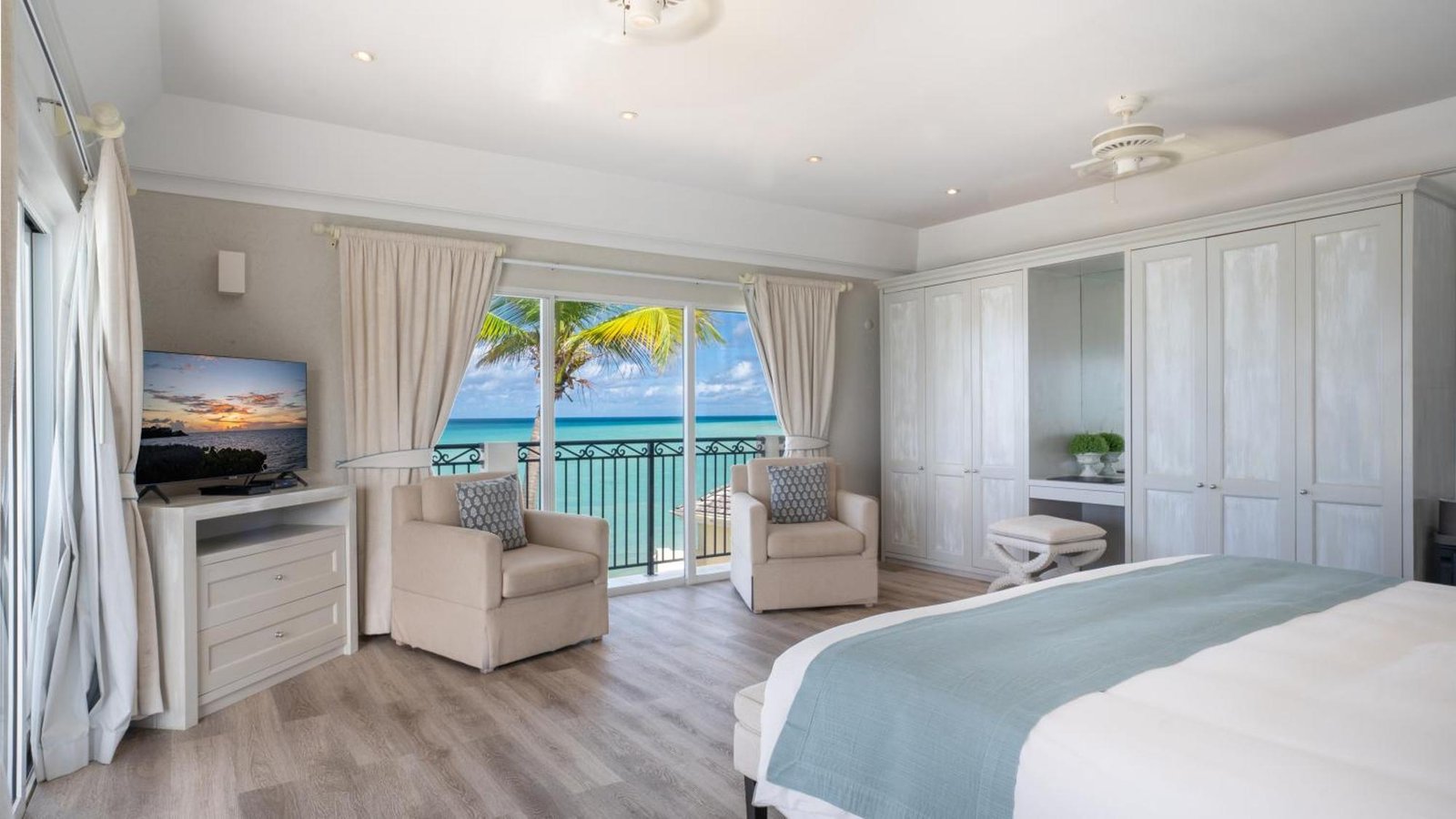Blue Waters Resort and Spa, rooms