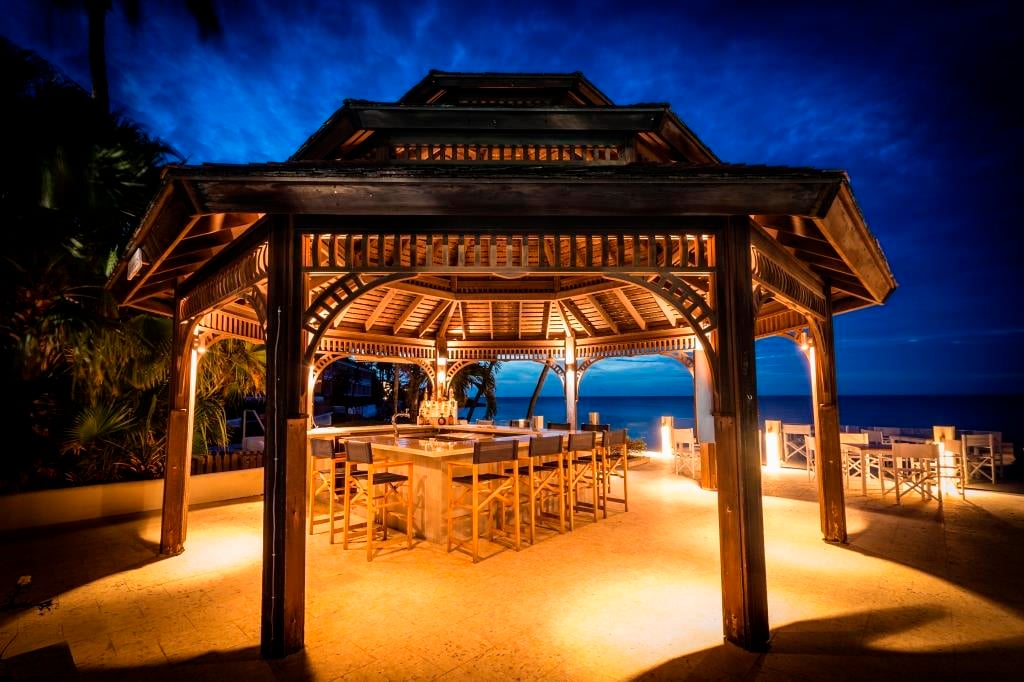 Blue Waters Resort and Spa, at the table