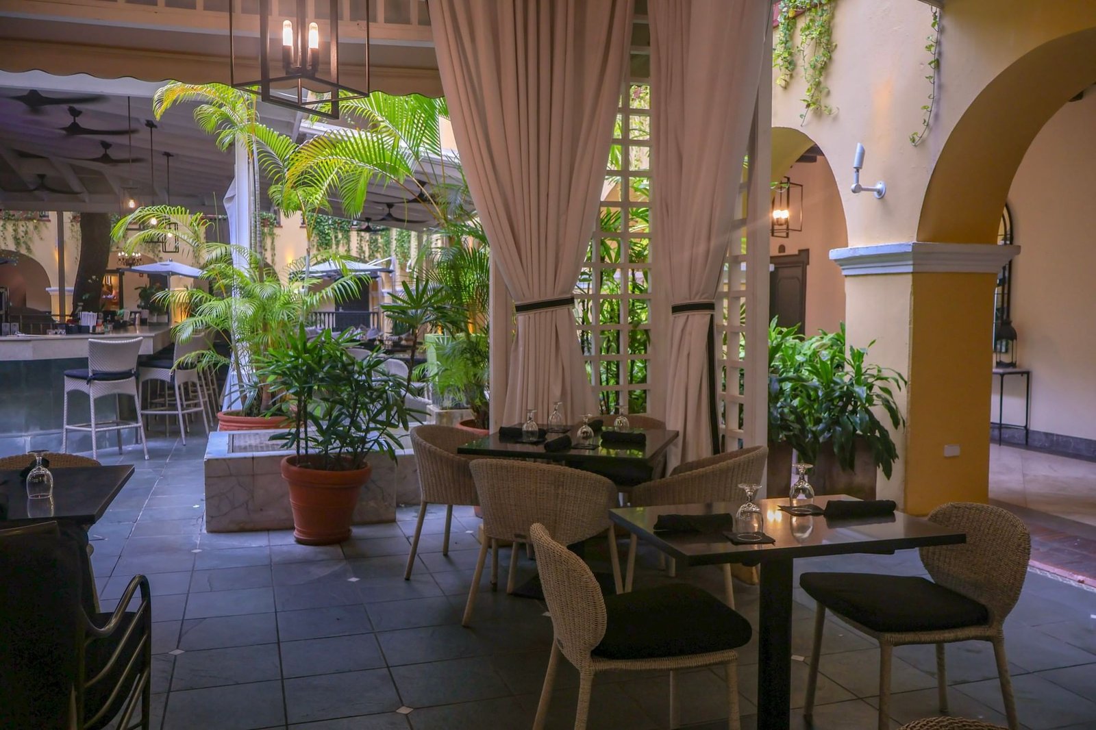 Hotel El Convento, patio del níspero