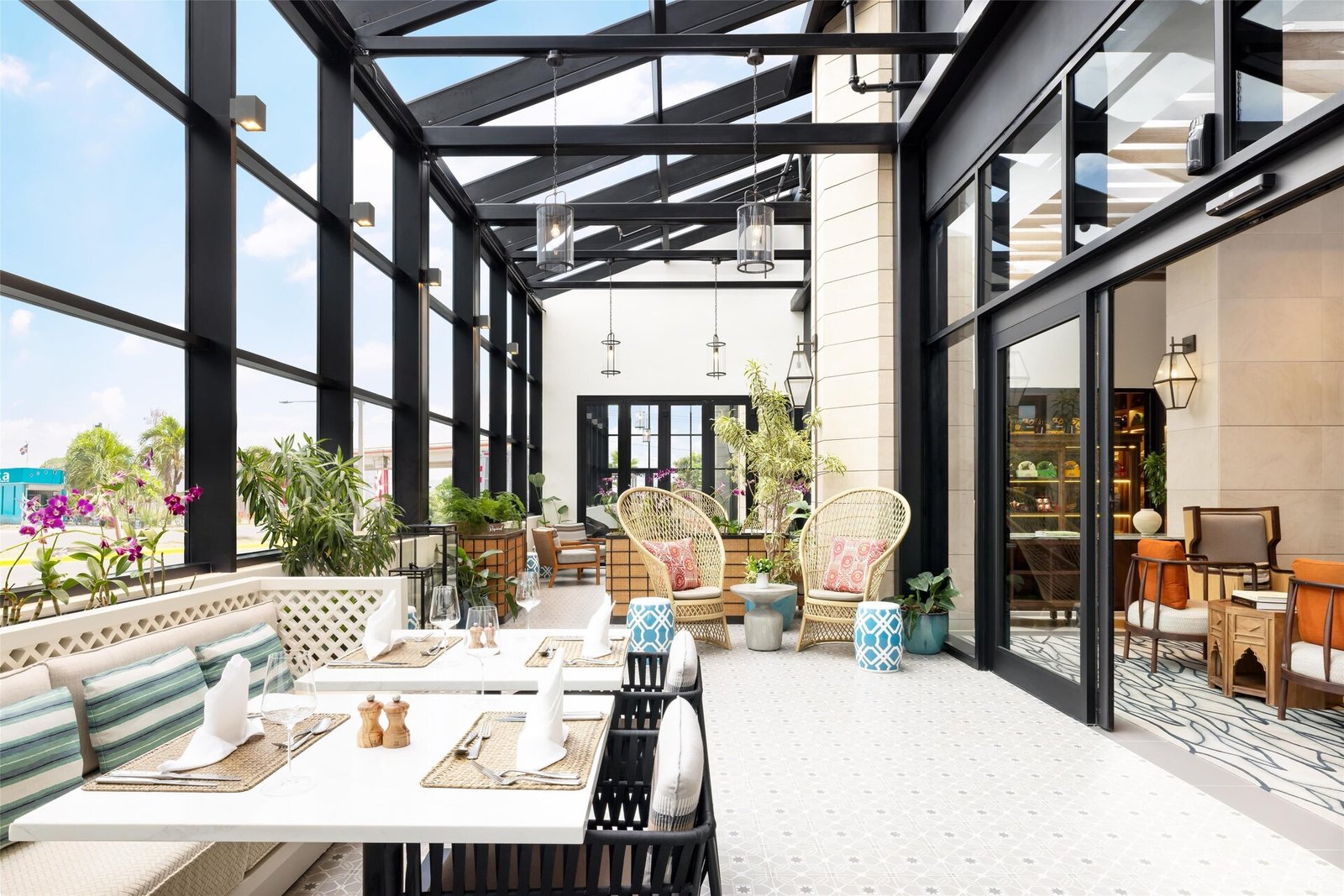 Hotel Santiago, Curio Collection by Hilton, at the table