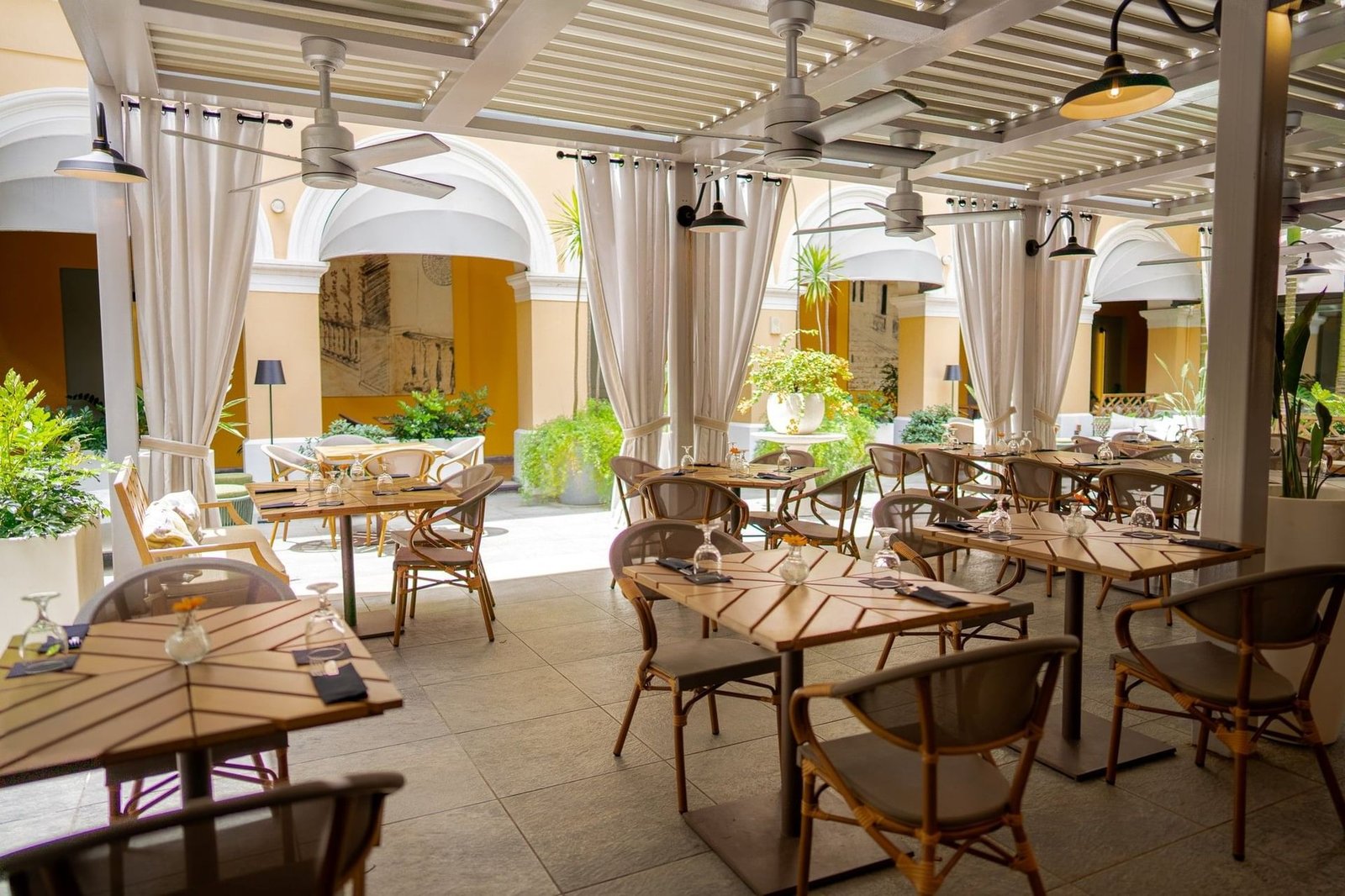 Hotel Palacio Provincial, consular restaurant & bar