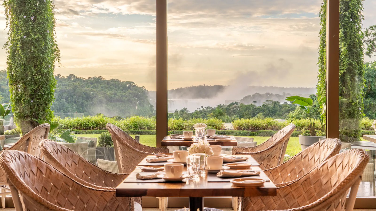 Gran Meliá Iguazú, at the table