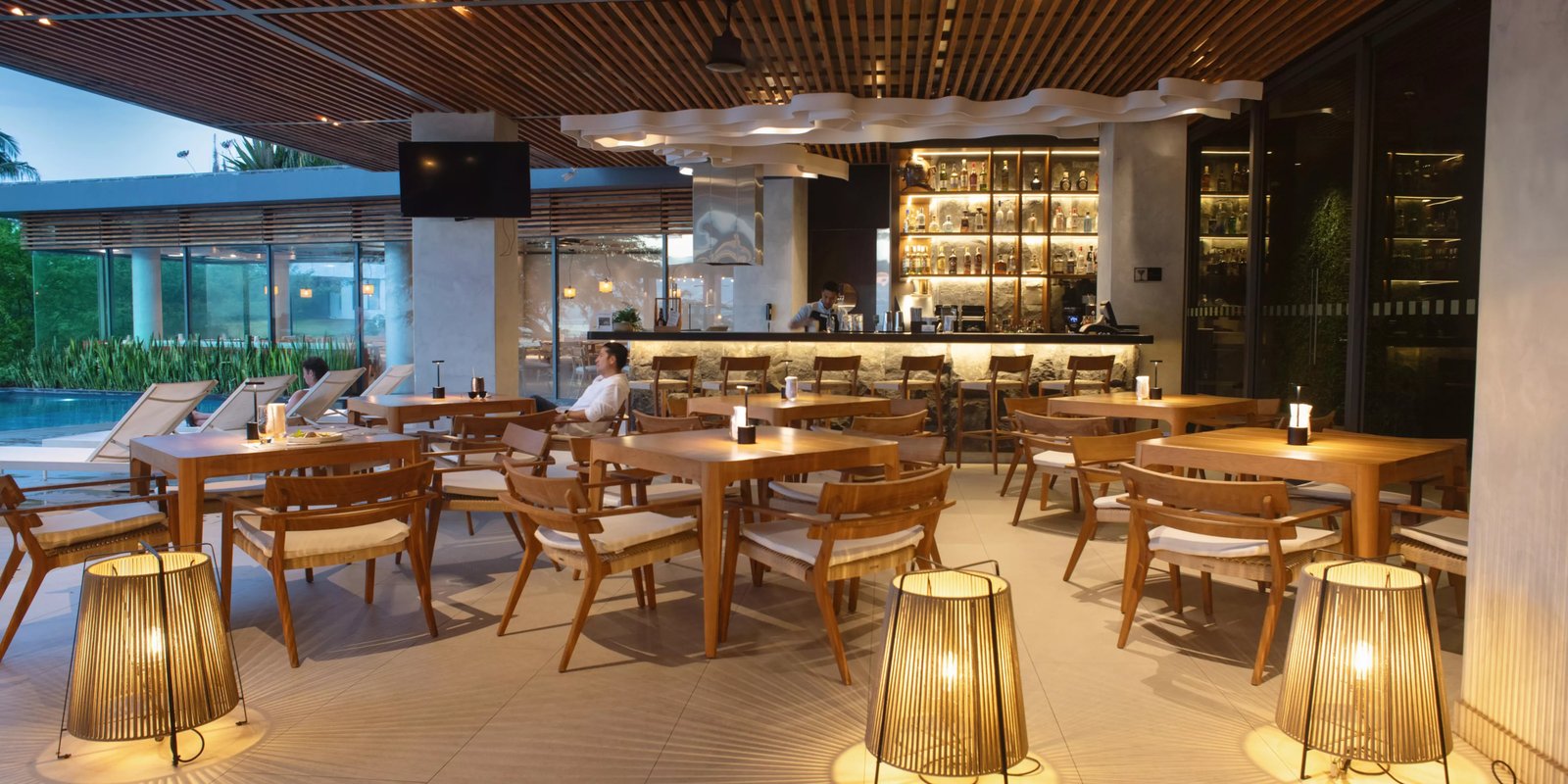 Hotel Indigo Galapagos by IHG, at the table