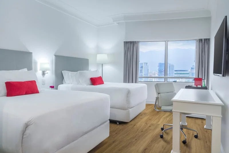 Hotel NH Collection Plaza Santiago