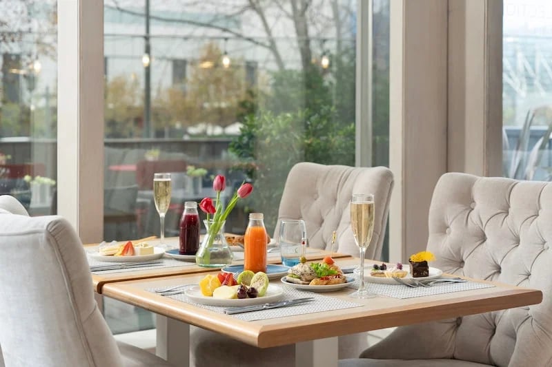 Hotel NH Collection Plaza Santiago, at the table