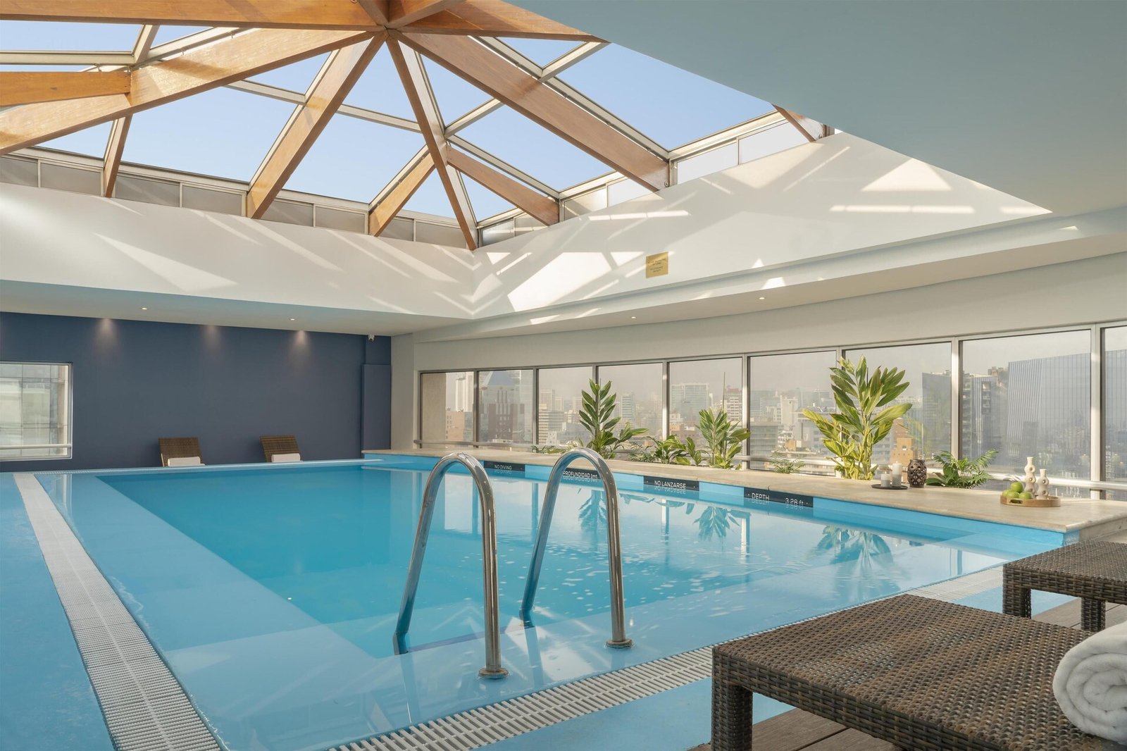 Hotel NH Collection Plaza Santiago, the pool