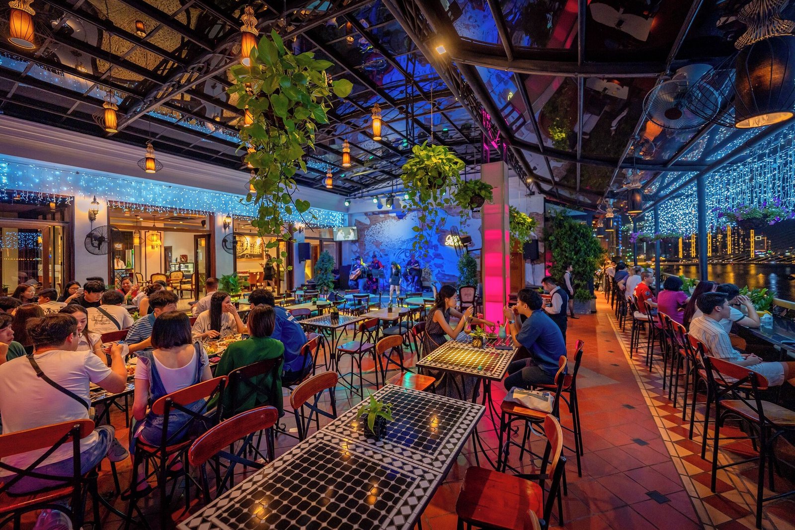 Hotel Majestic Saigon, m bar