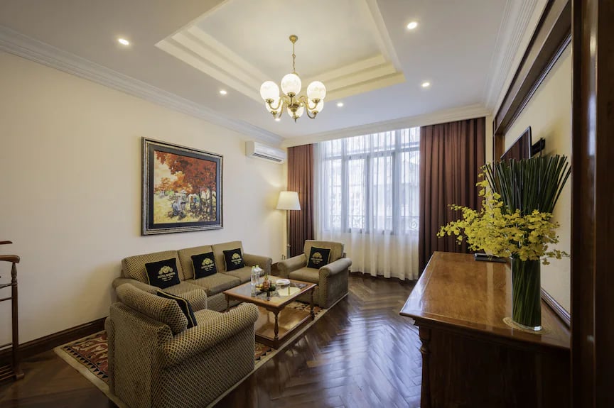 Hotel Majestic Saigon — rooms