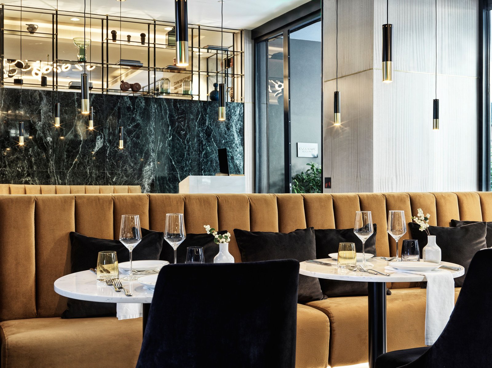 Academias Hotel, Autograph Collection, at the table