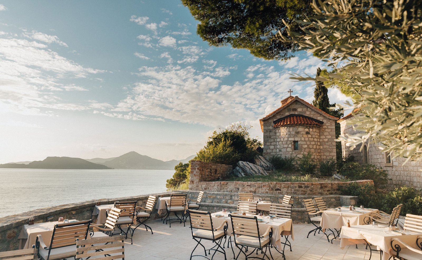 Aman Sveti Stefan, the piazza