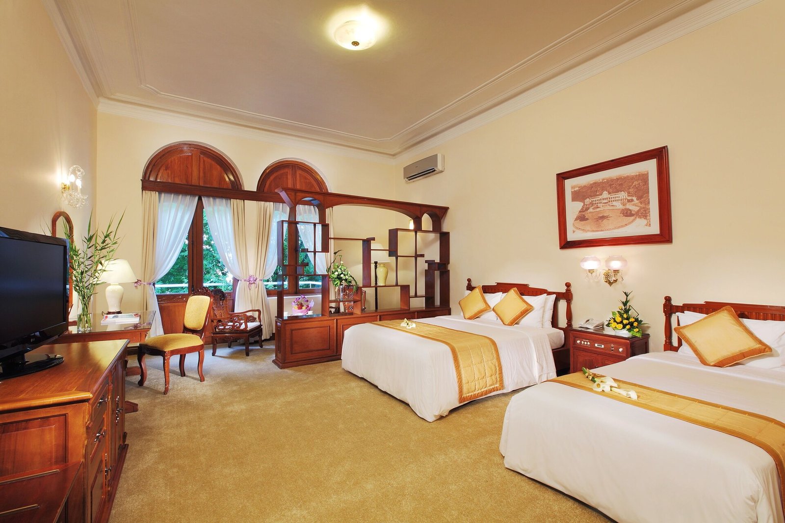 Hotel Continental Saigon — rooms