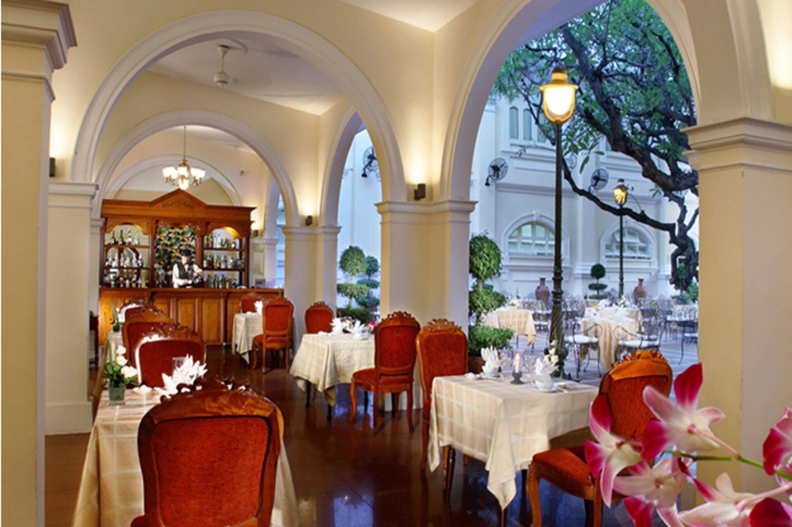 Hotel Continental Saigon — eat & drink