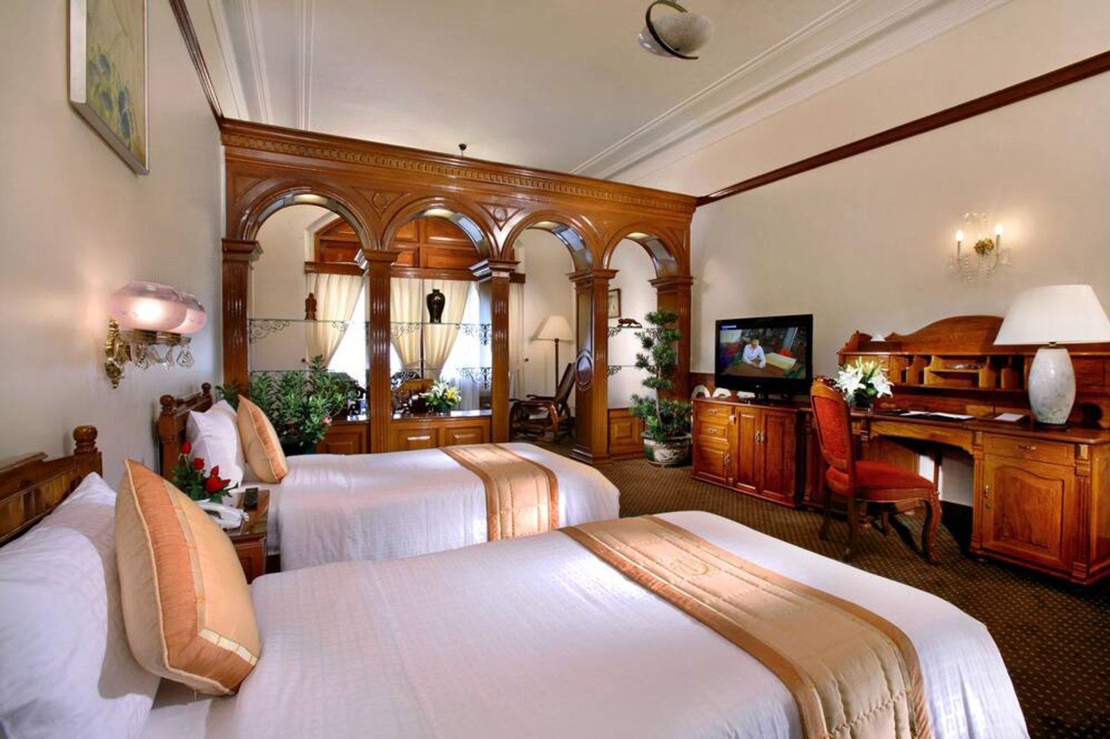 Hotel Continental Saigon — rooms