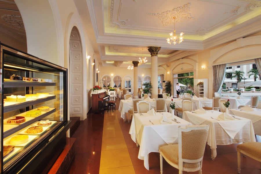 Hotel Continental Saigon — eat & drink