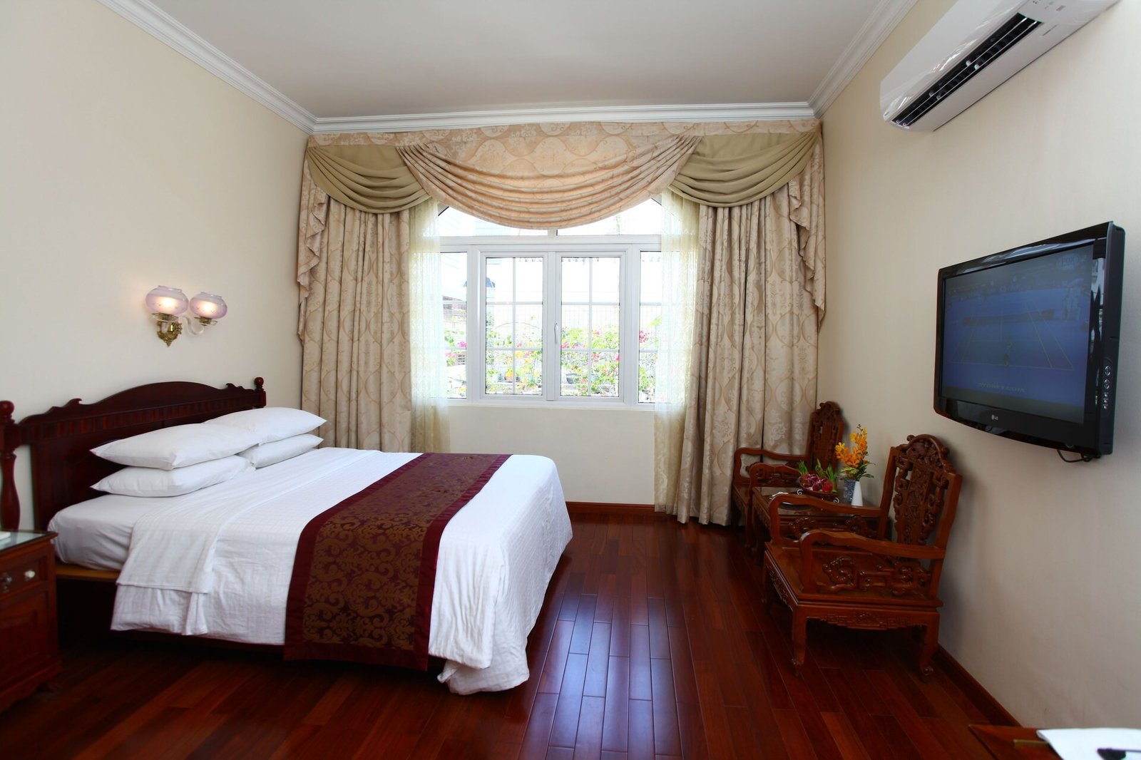 Hotel Continental Saigon — rooms
