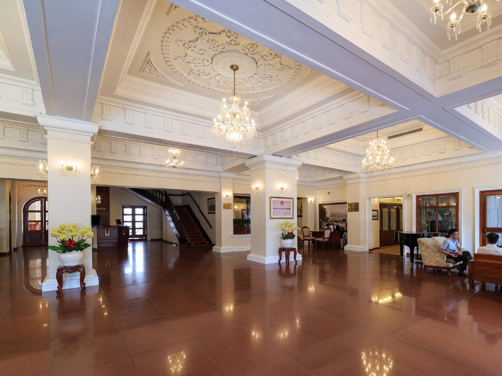 Hotel Continental Saigon — vibe