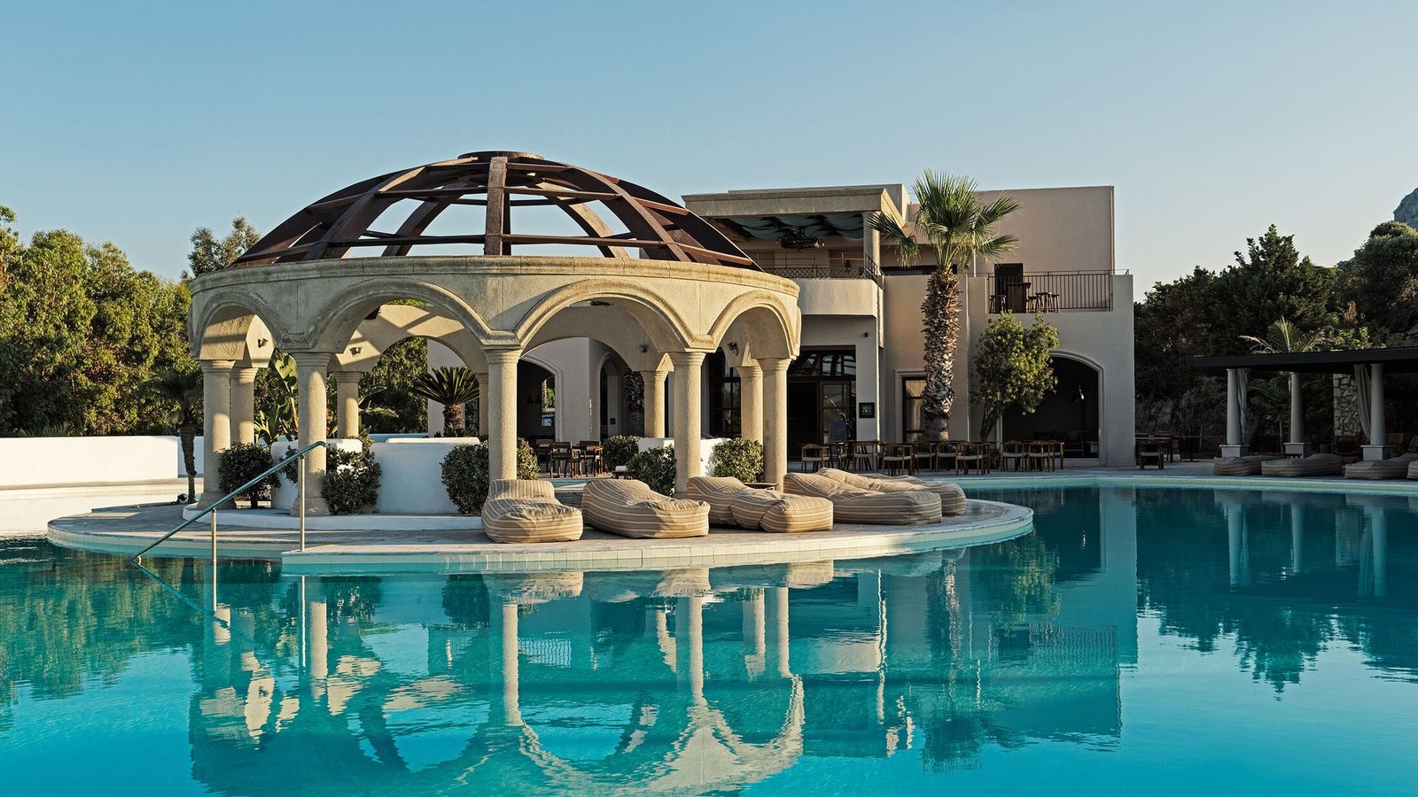 Aulūs Lindos Rhodes Resort, Curio Collection by Hilton