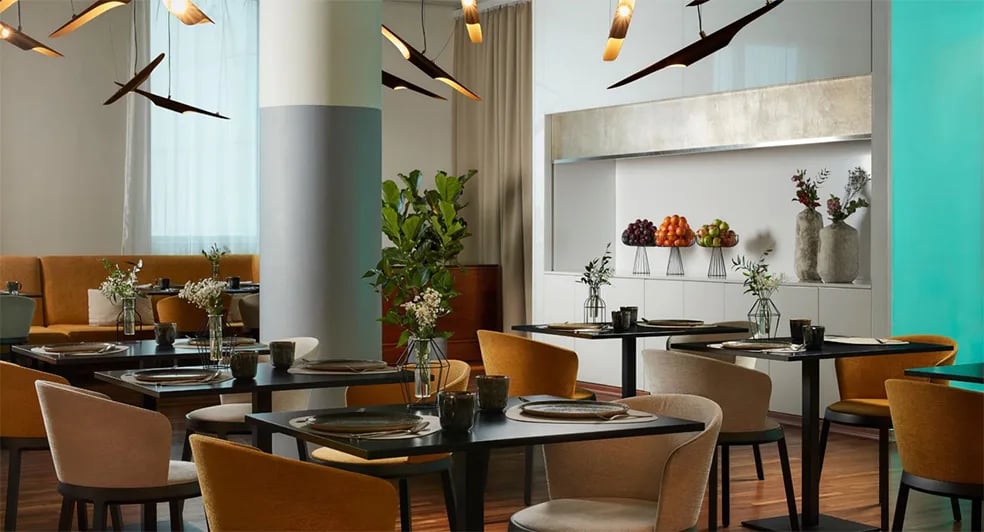 Hotel Avani Frankfurt City, at the table