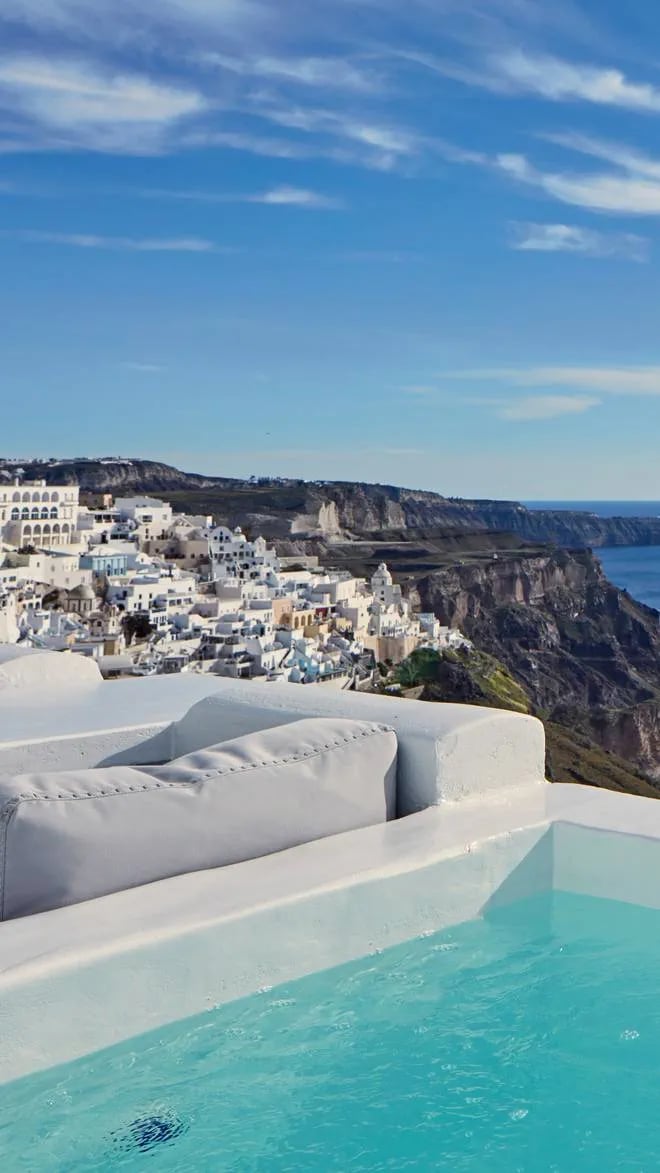 Cosmopolitan Suites, the pool