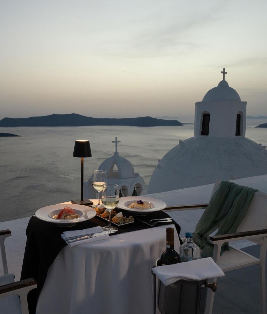 Cosmopolitan Suites, at the table