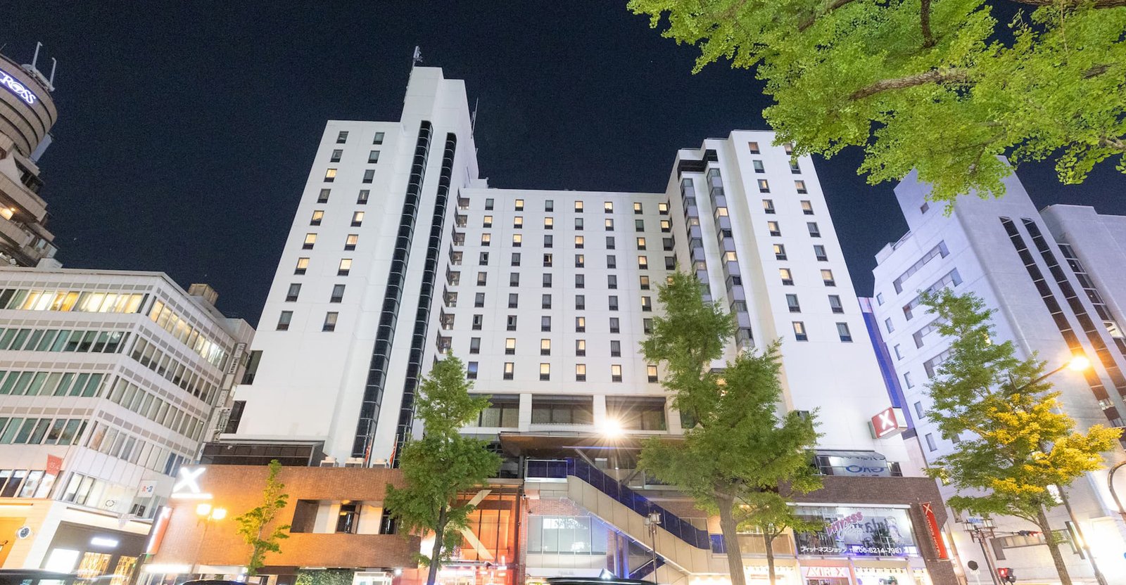 Cross Hotel Osaka — vibe