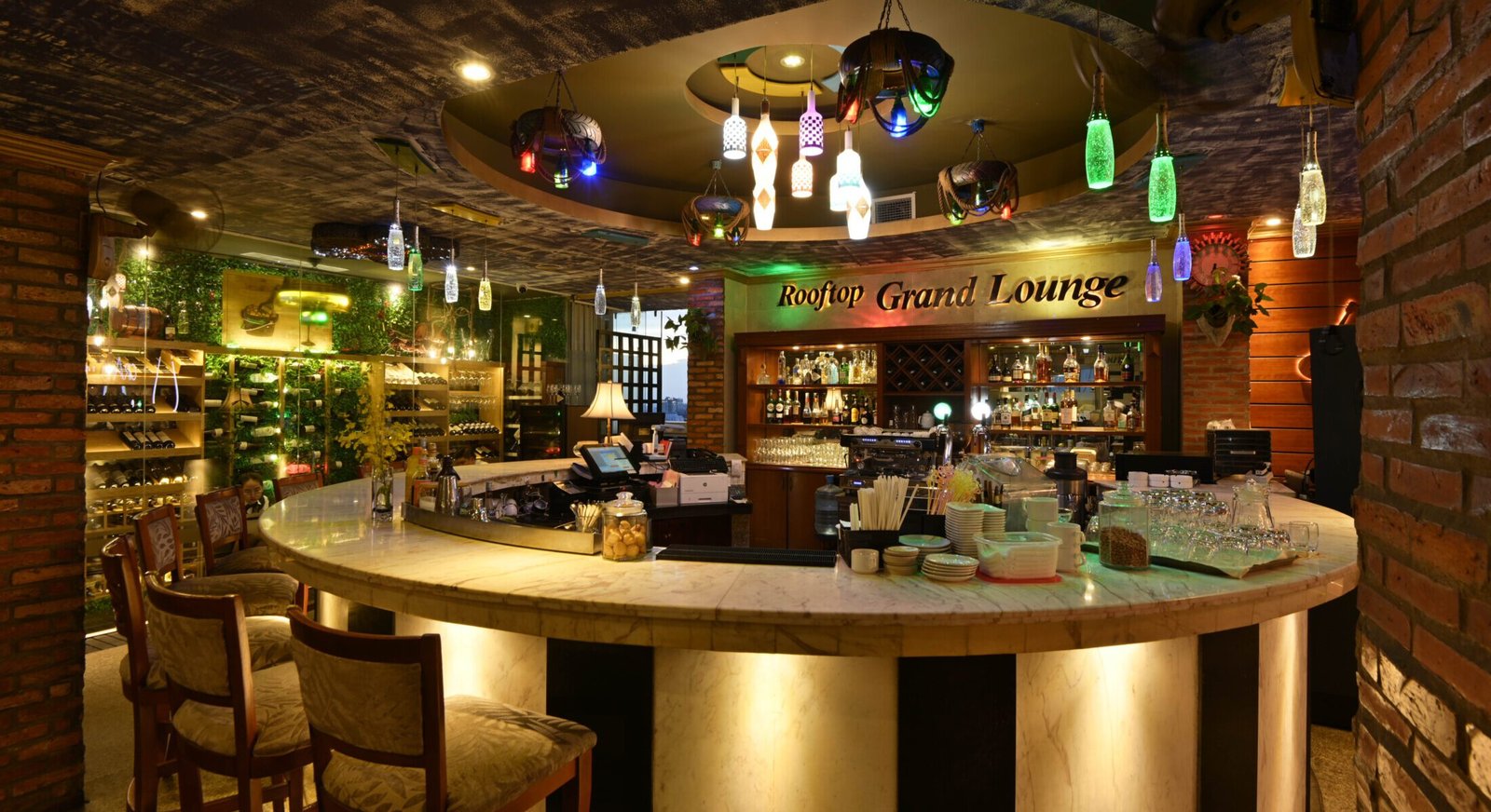 Hotel Grand Saigon, rooftop grand lounge