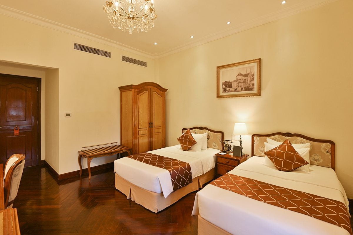 Hotel Grand Saigon — rooms