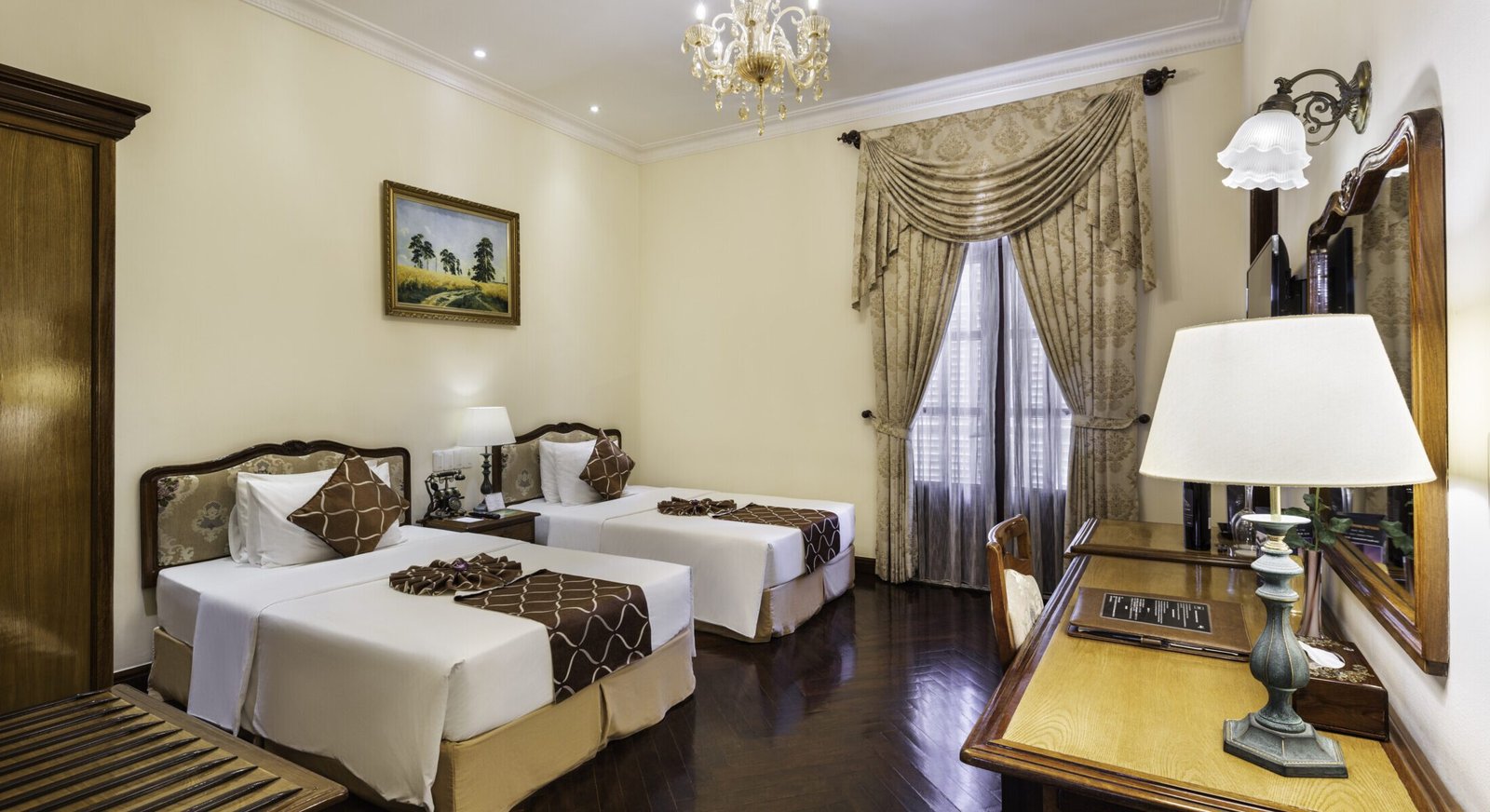 Hotel Grand Saigon — rooms