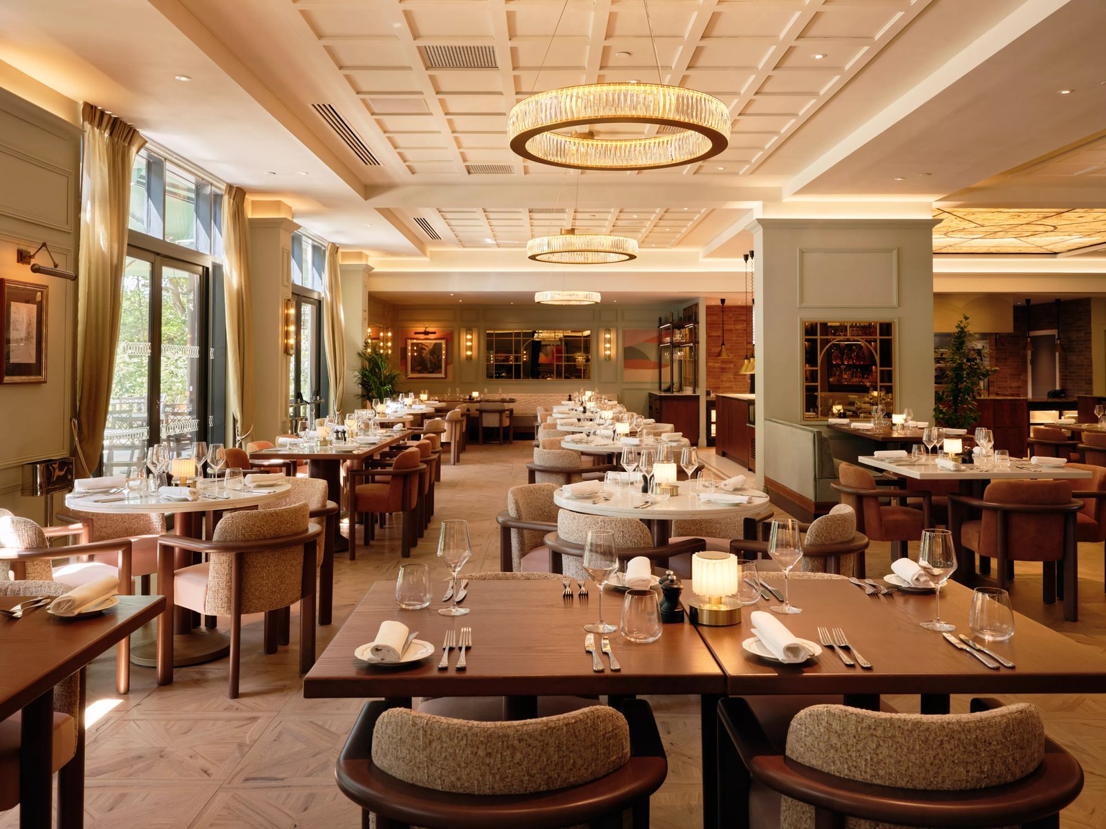 Fairmont Windsor Park, at the table