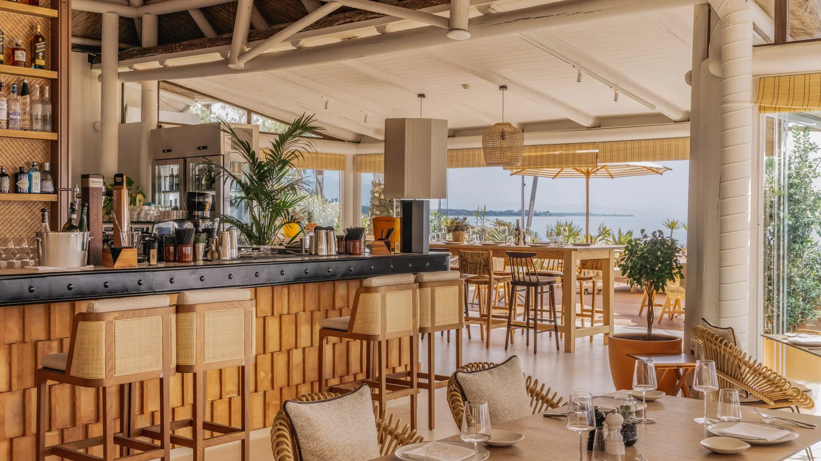 Hacienda del Mar member of Meliá Collection, at the table