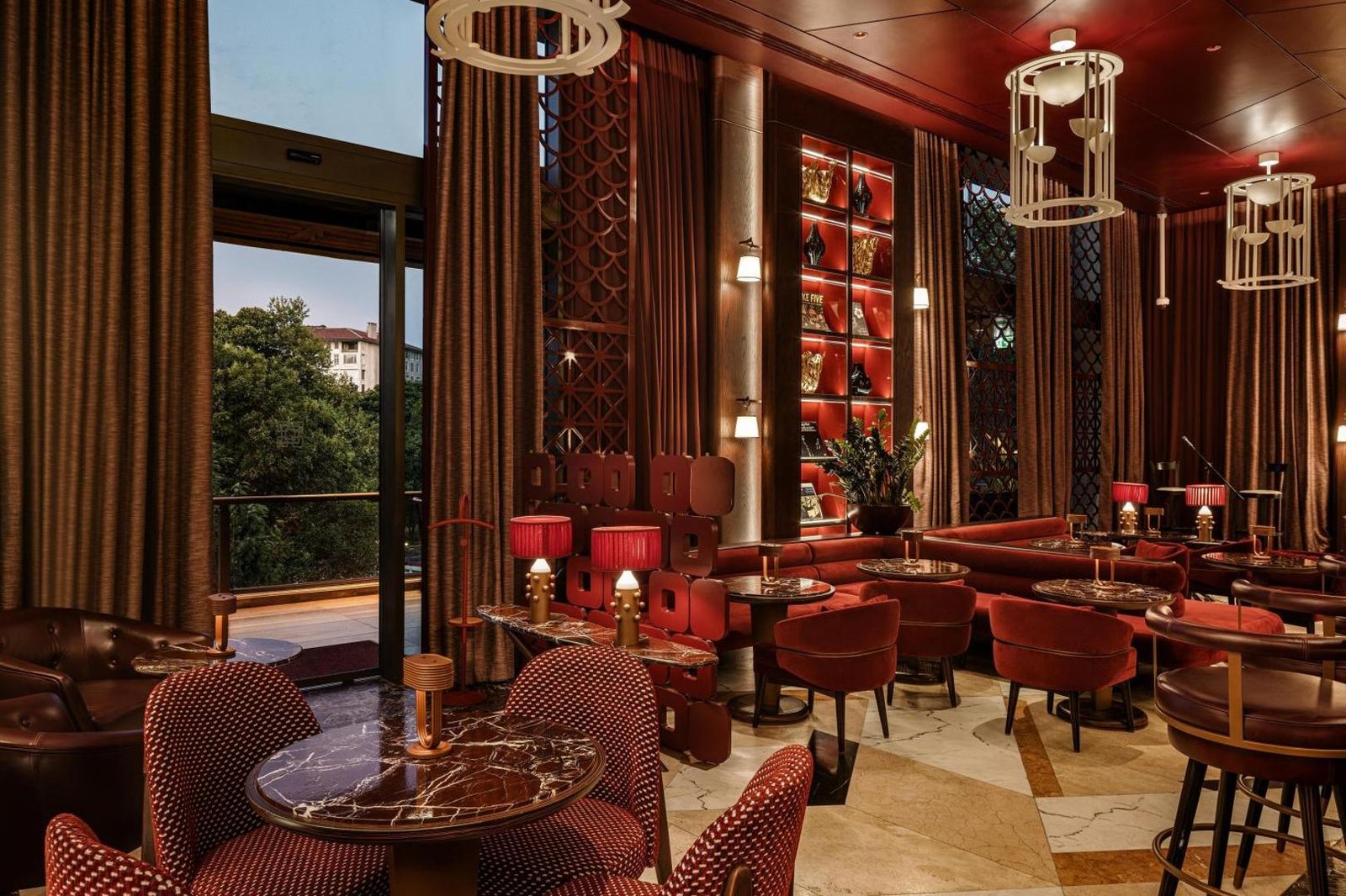 Hilton Istanbul Bosphorus, at the table