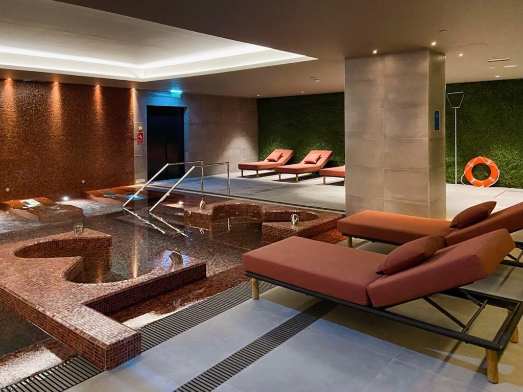 Hilton Porto Gaia, the pool