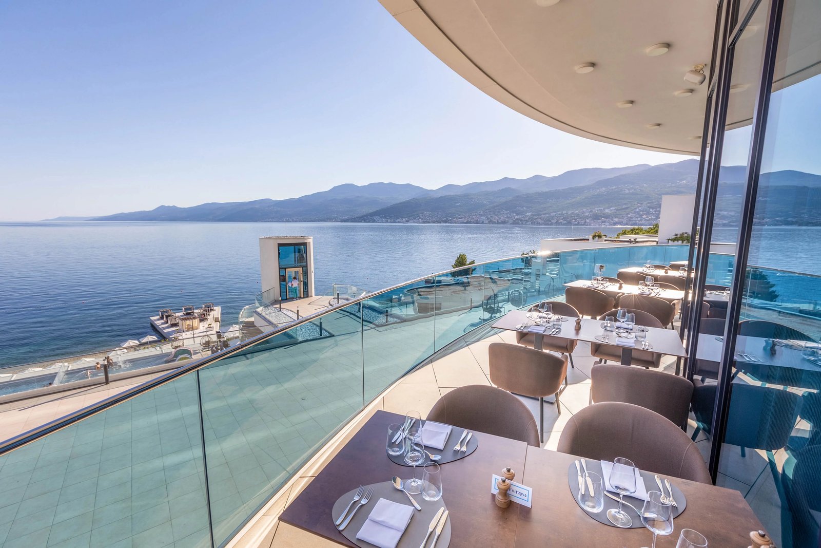 Hilton Rijeka Costabella Beach Resort & Spa, nebo restaurant