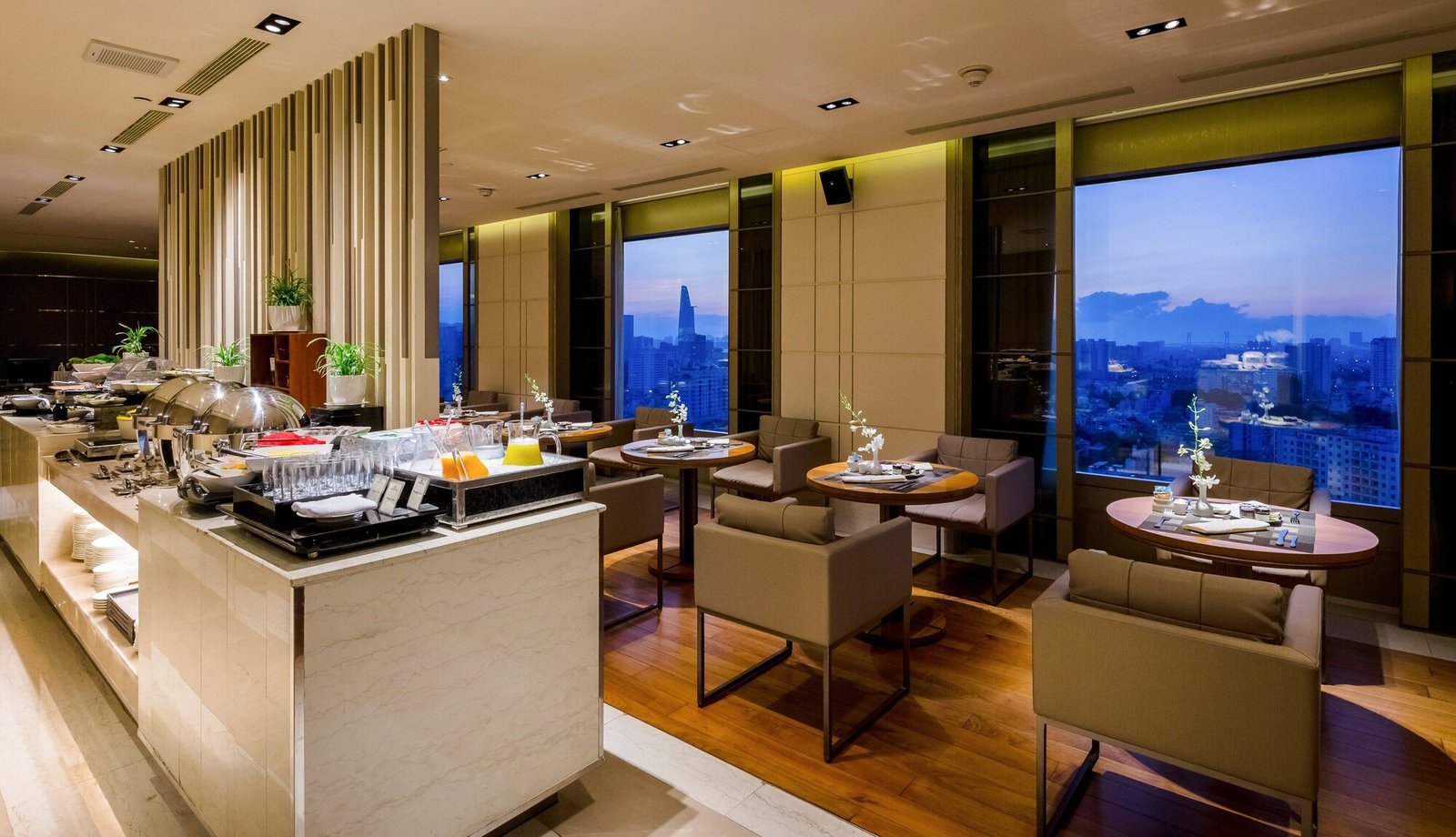 Hotel Nikko Saigon, at the table