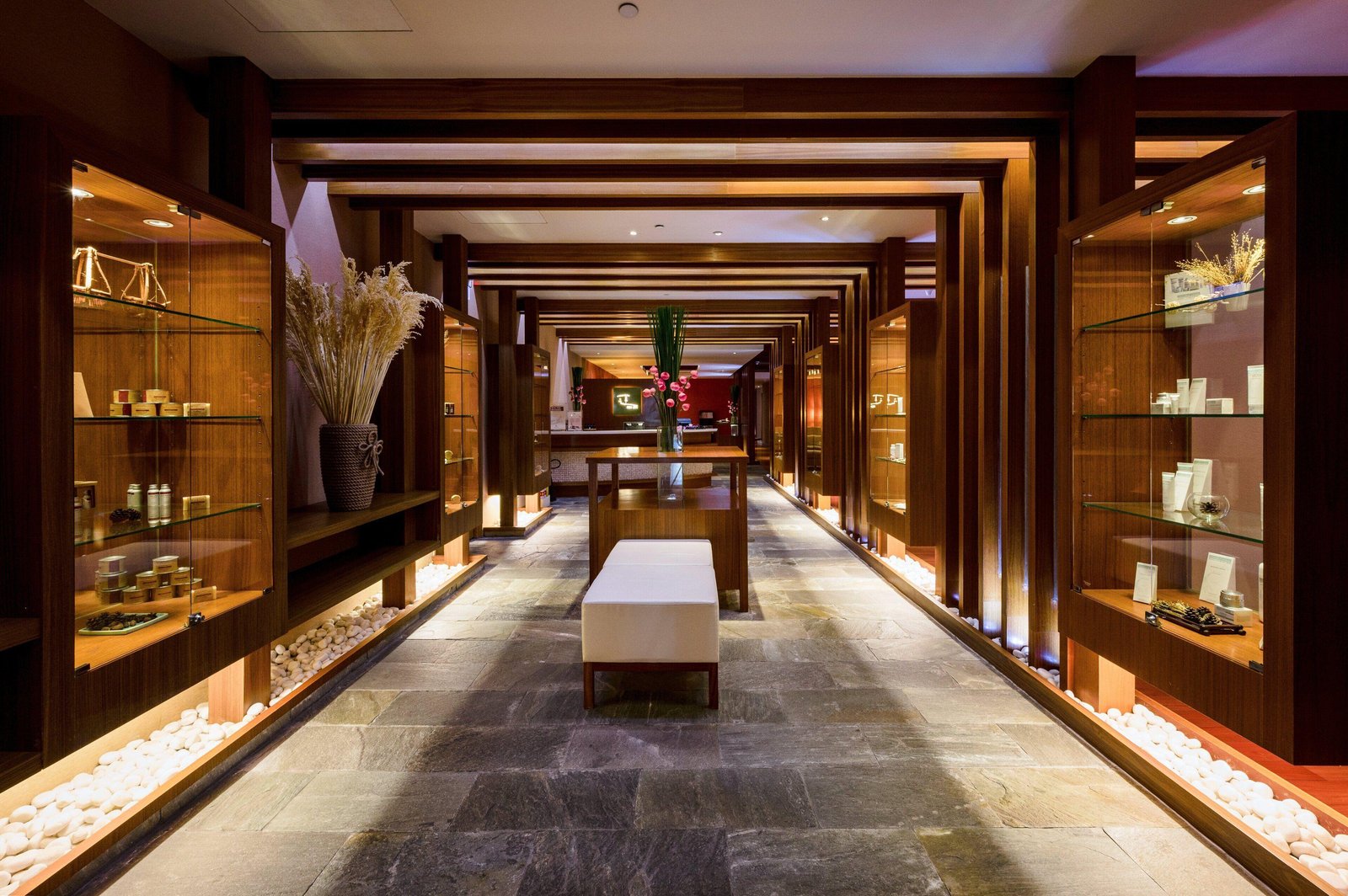 Hotel Nikko Saigon — vibe