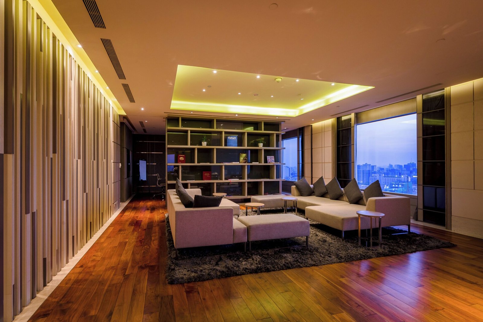 Hotel Nikko Saigon — eat & drink