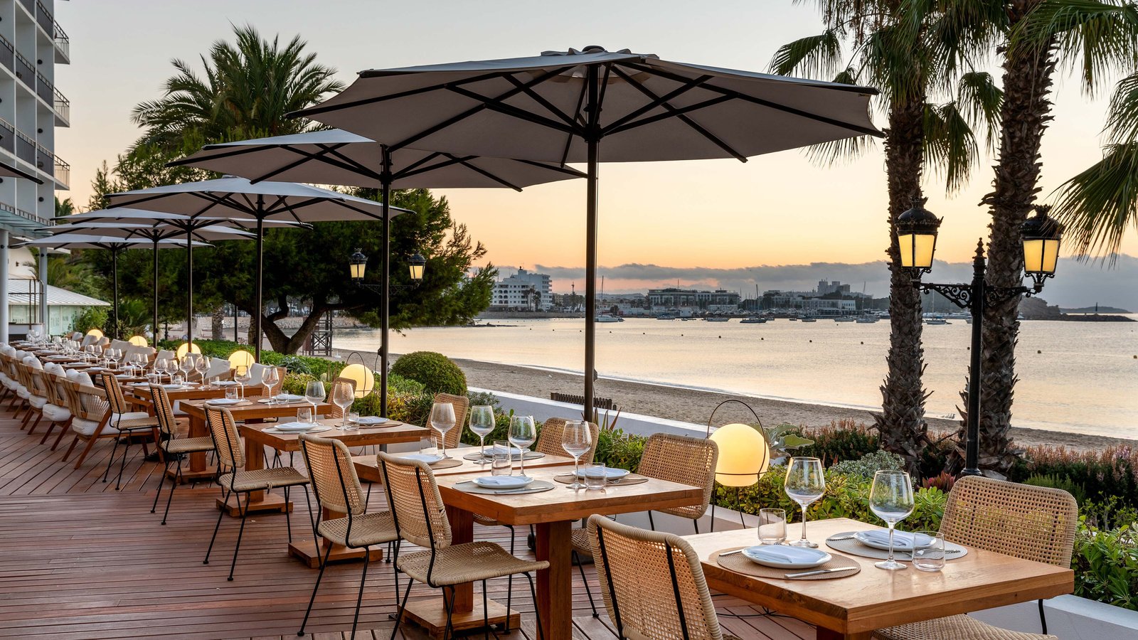 Hotel Riomar Ibiza, a Tribute Portfolio Hotel, at the table