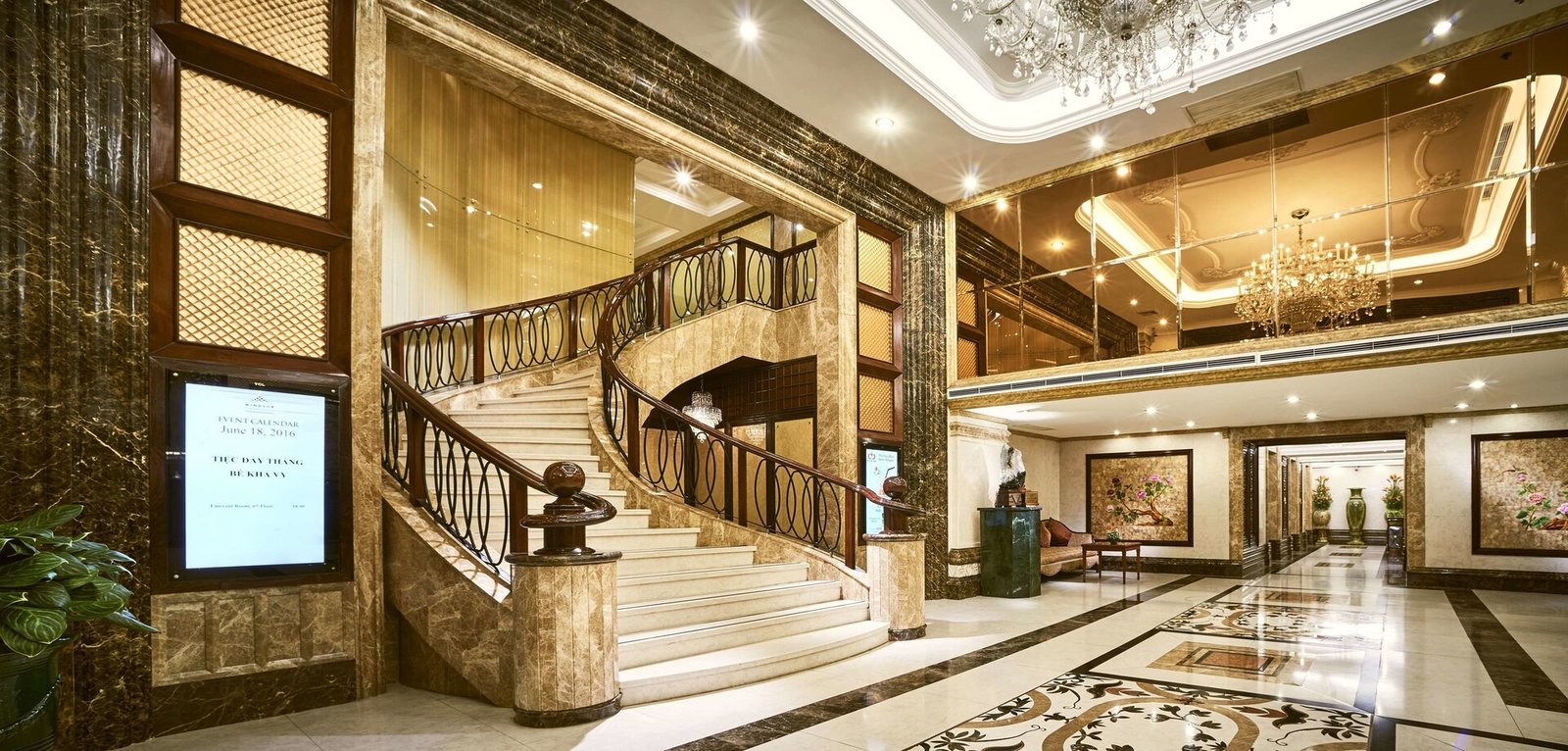 Windsor Plaza Hotel — vibe