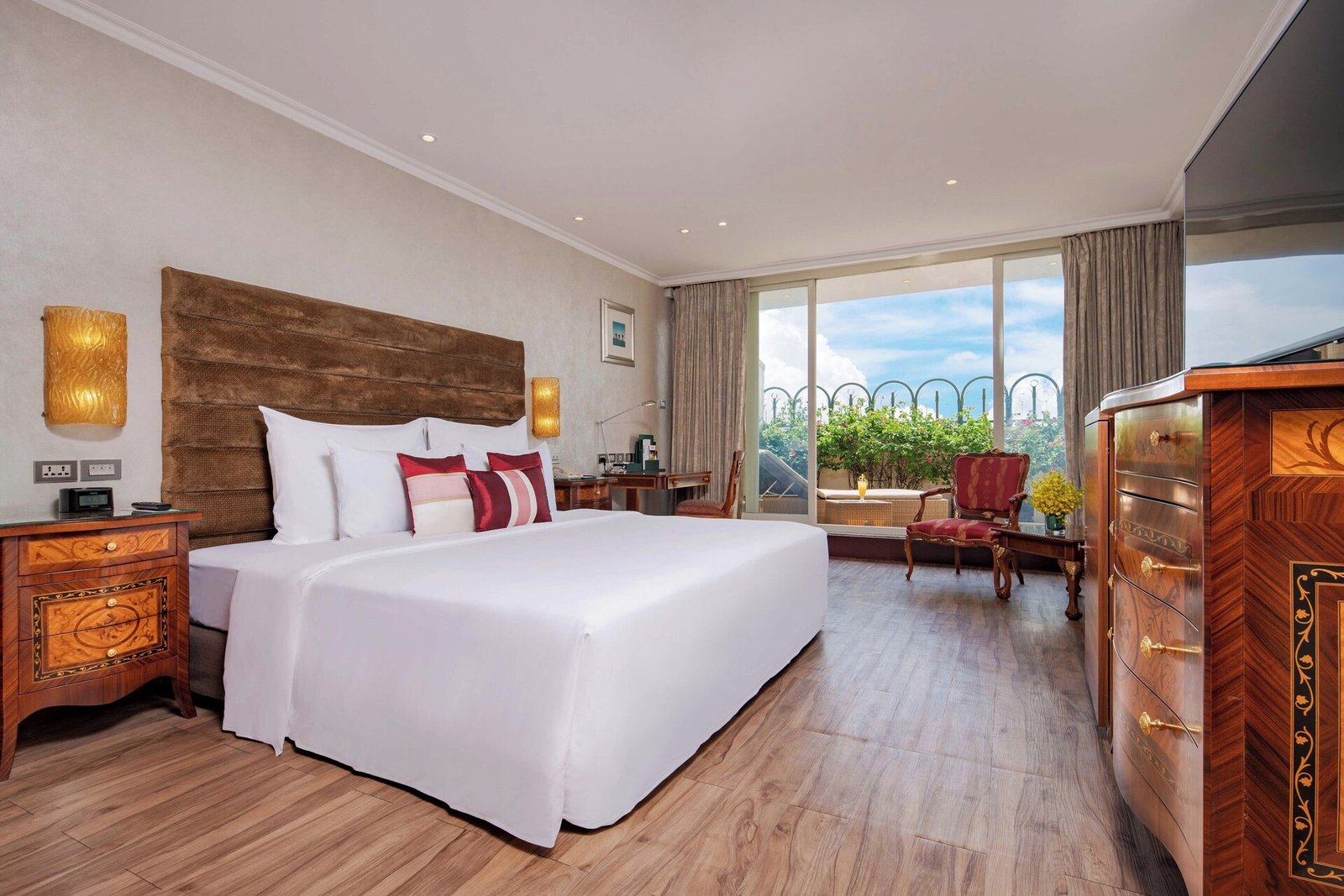 Windsor Plaza Hotel — rooms