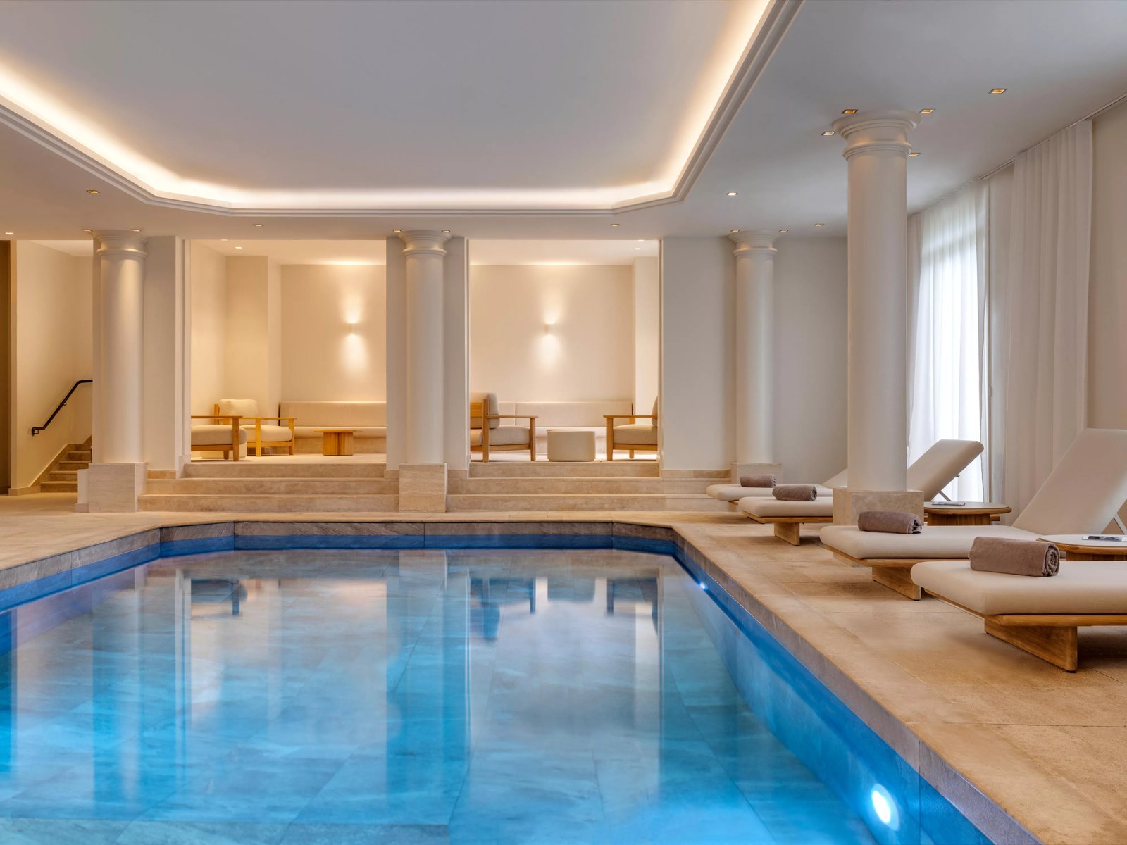 InterContinental Chantilly Chateau Mont Royal by IHG, the pool