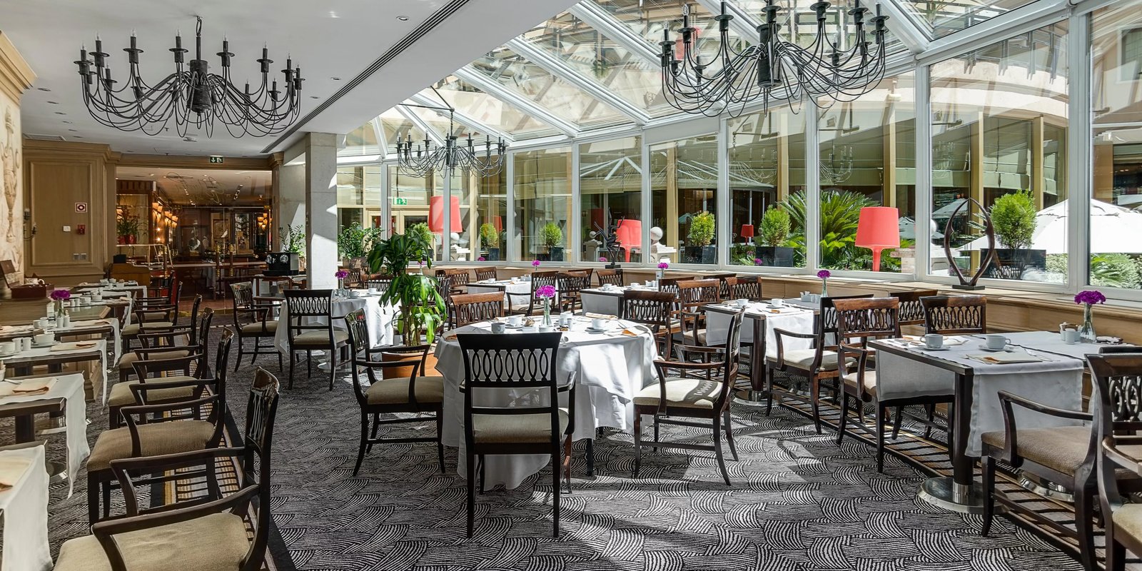 InterContinental Madrid by IHG, at the table