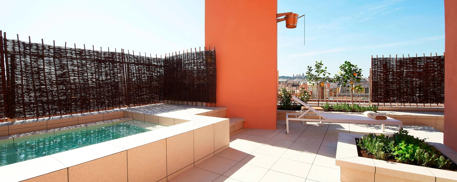 Le Méridien Barcelona, the pool